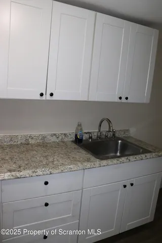 $975 | 105 Sambourne Street, Unit 3, Wilkes Barre, PA 18701