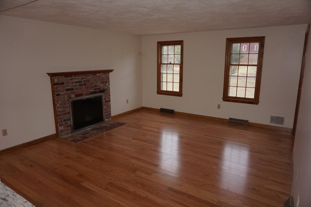 68 R Stony Brook Road Westford, MA 01886 - Photo 14 of 42 Gallery Image 14