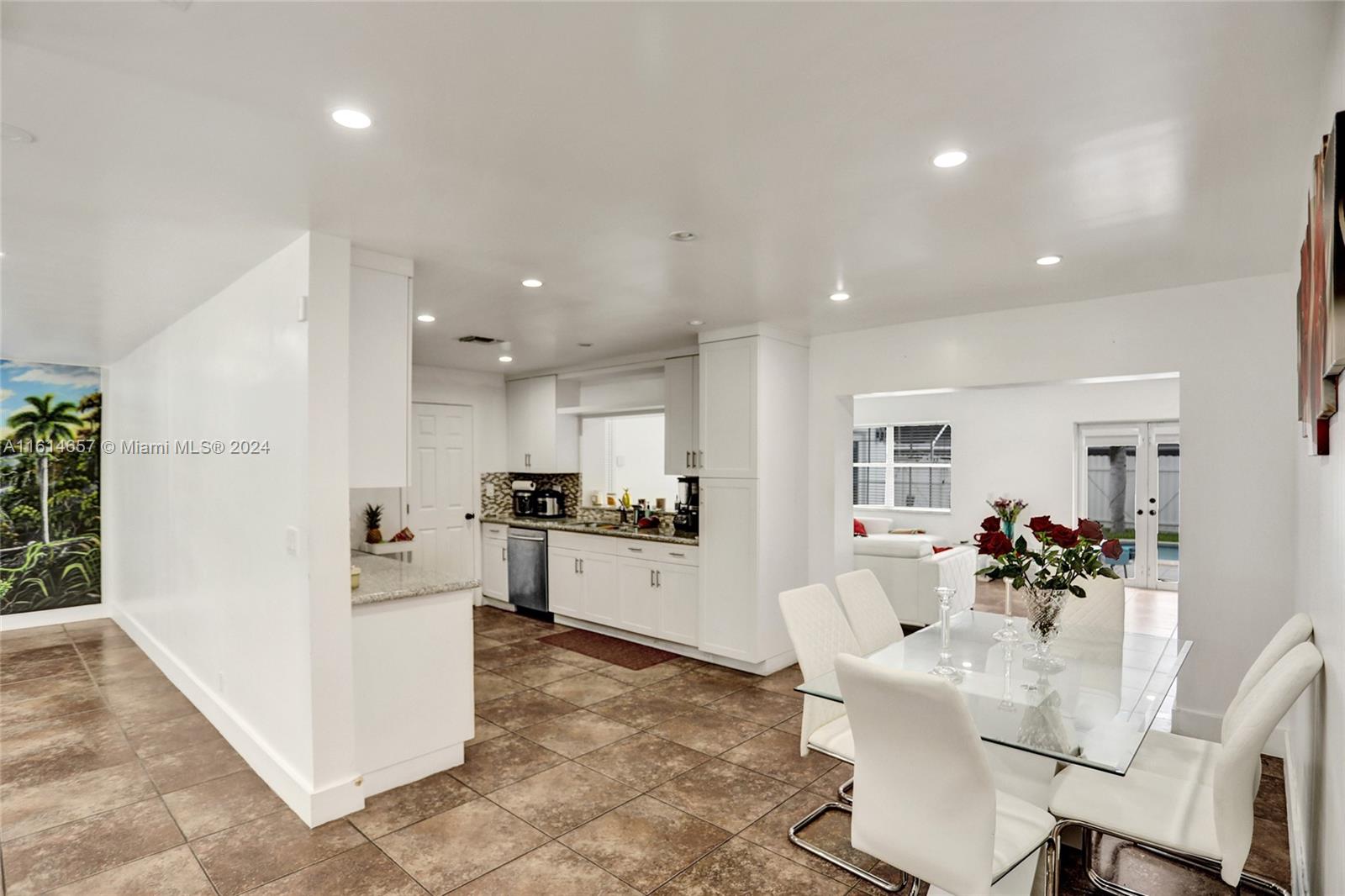 2761 Southwest 92nd Place Miami, FL 33165 - Photo 14 of 60