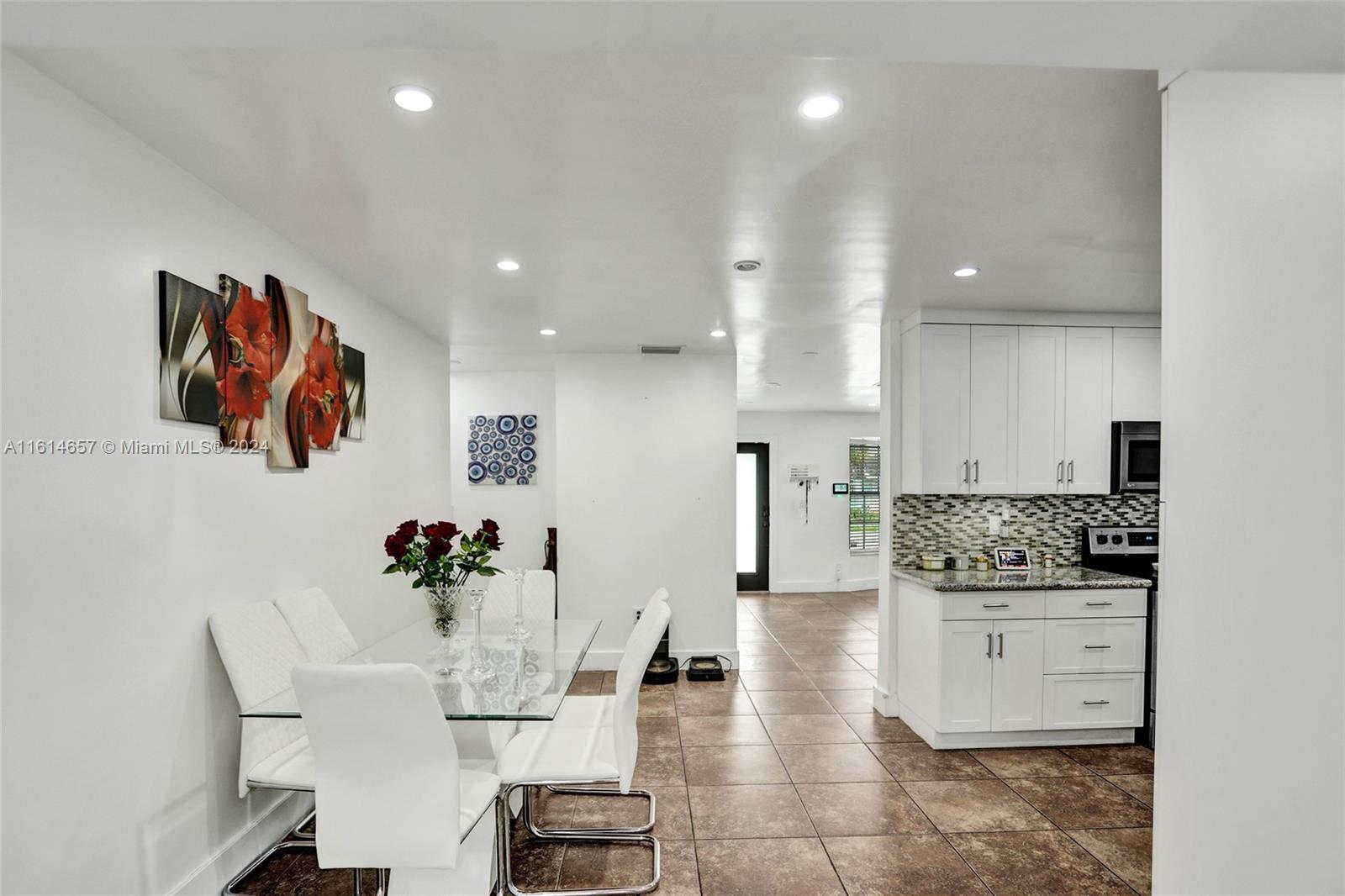 2761 Southwest 92nd Place Miami, FL 33165 - Photo 17 of 60