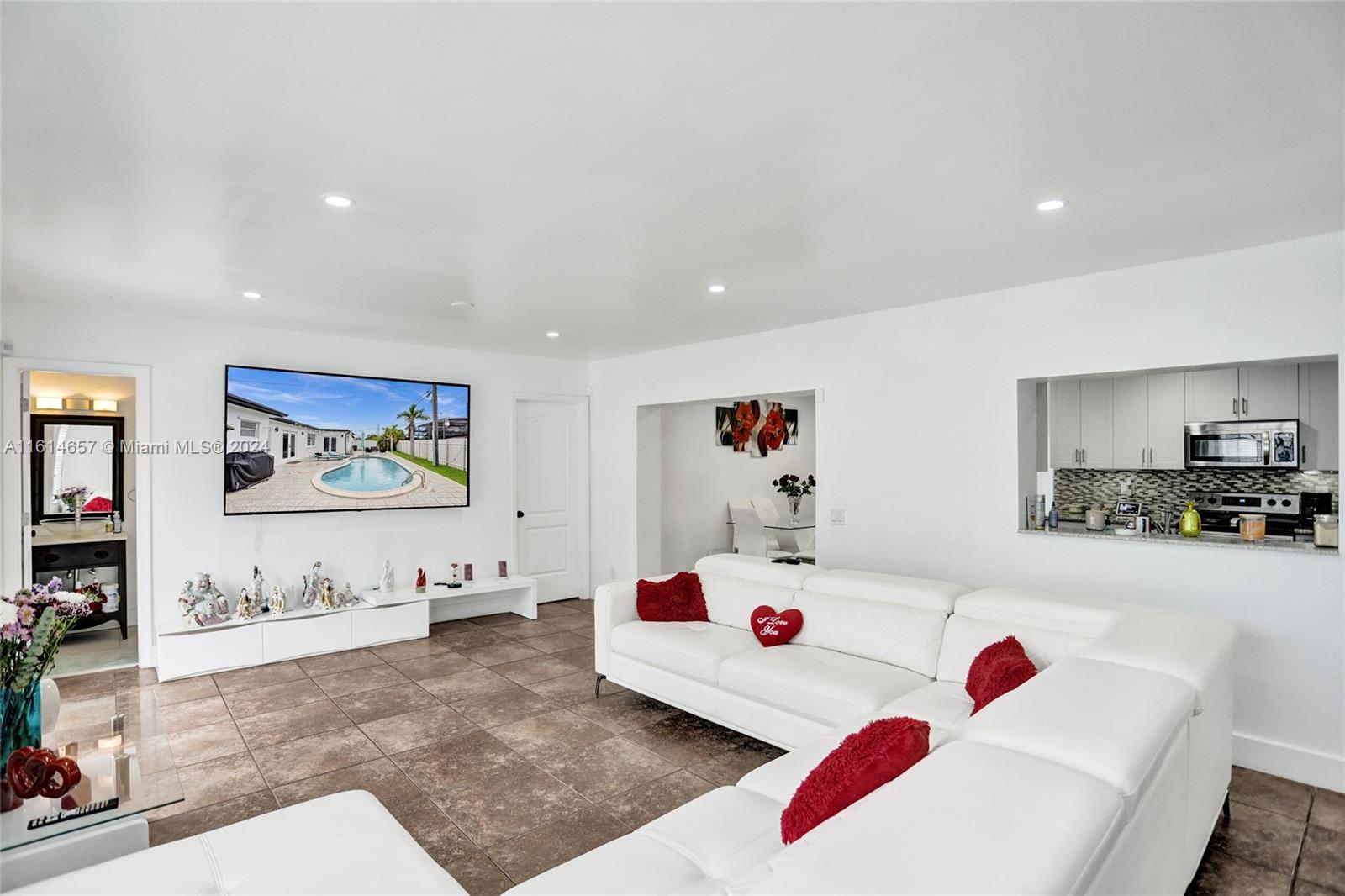 2761 Southwest 92nd Place Miami, FL 33165 - Photo 20 of 60