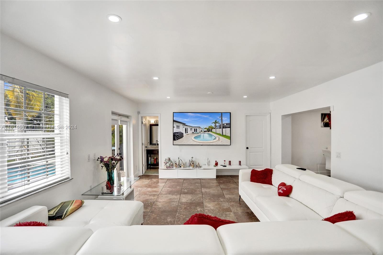 2761 Southwest 92nd Place Miami, FL 33165 - Photo 21 of 60