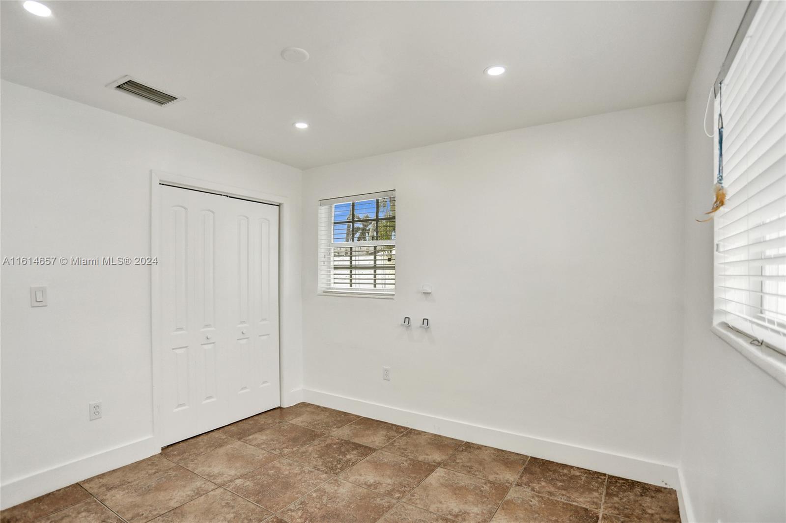 2761 Southwest 92nd Place Miami, FL 33165 - Photo 25 of 60