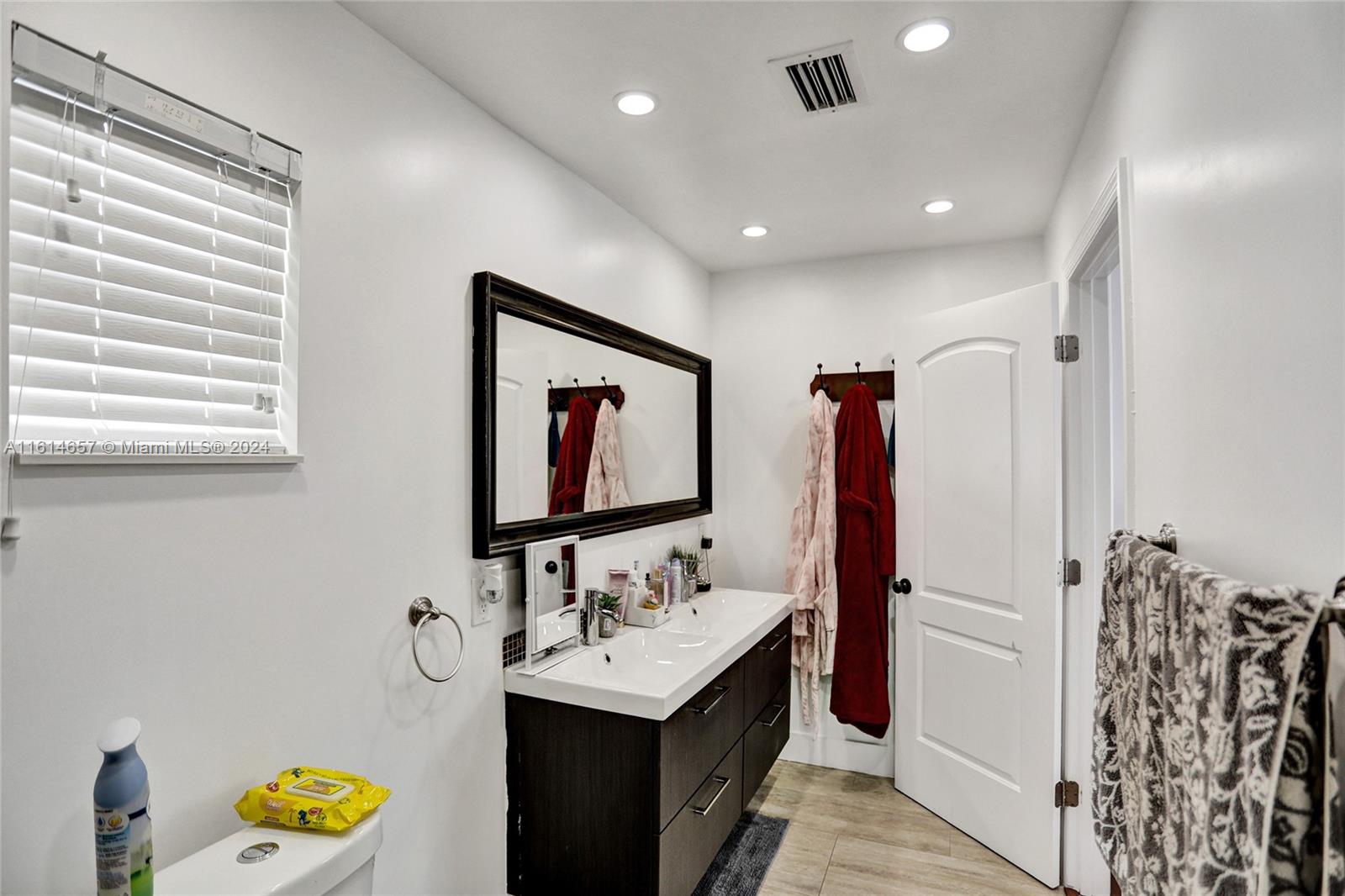 2761 Southwest 92nd Place Miami, FL 33165 - Photo 26 of 60