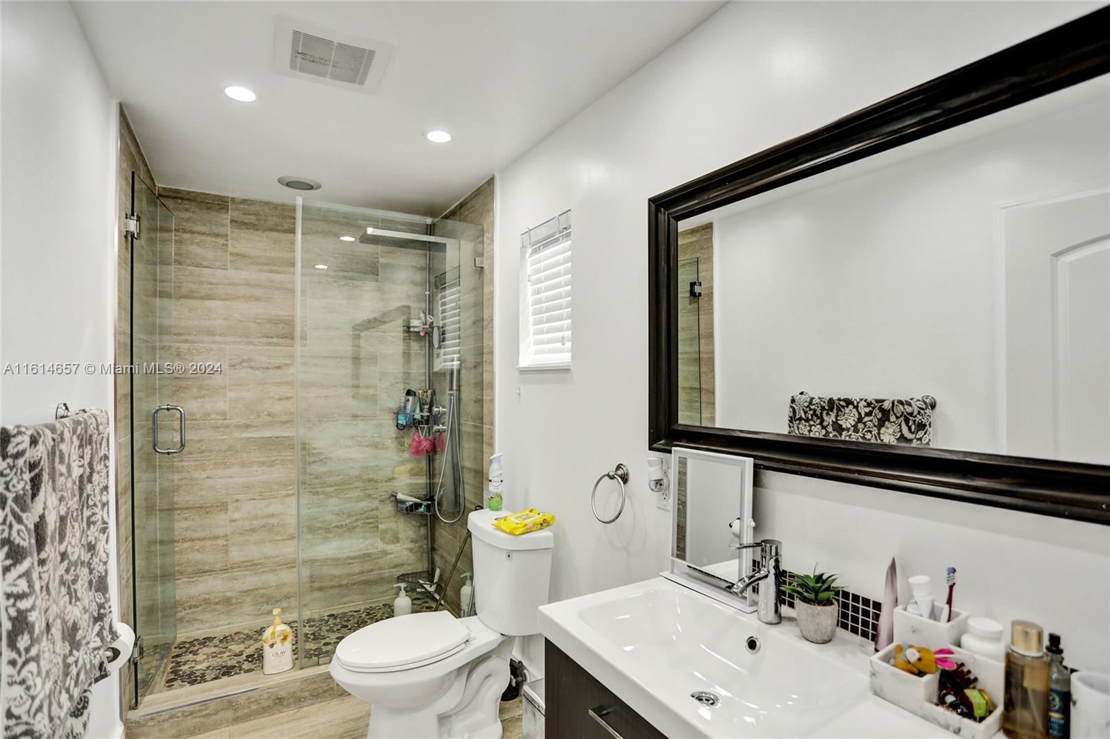 2761 Southwest 92nd Place Miami, FL 33165 - Photo 28 of 60