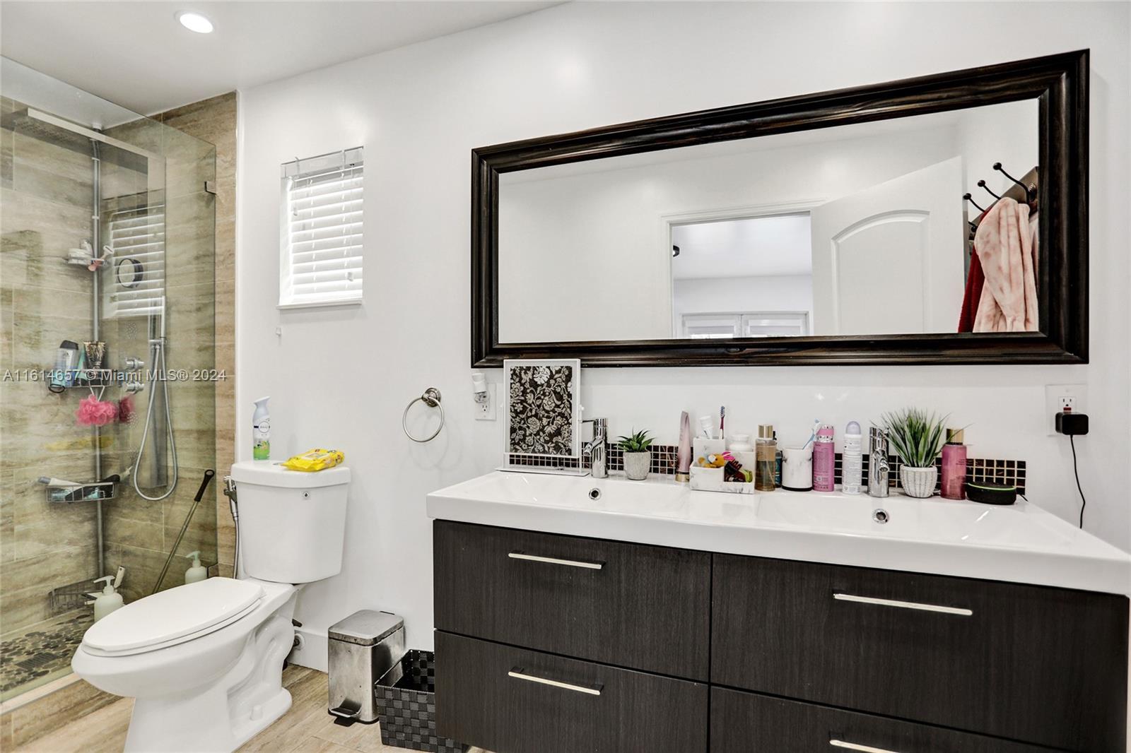 2761 Southwest 92nd Place Miami, FL 33165 - Photo 29 of 60