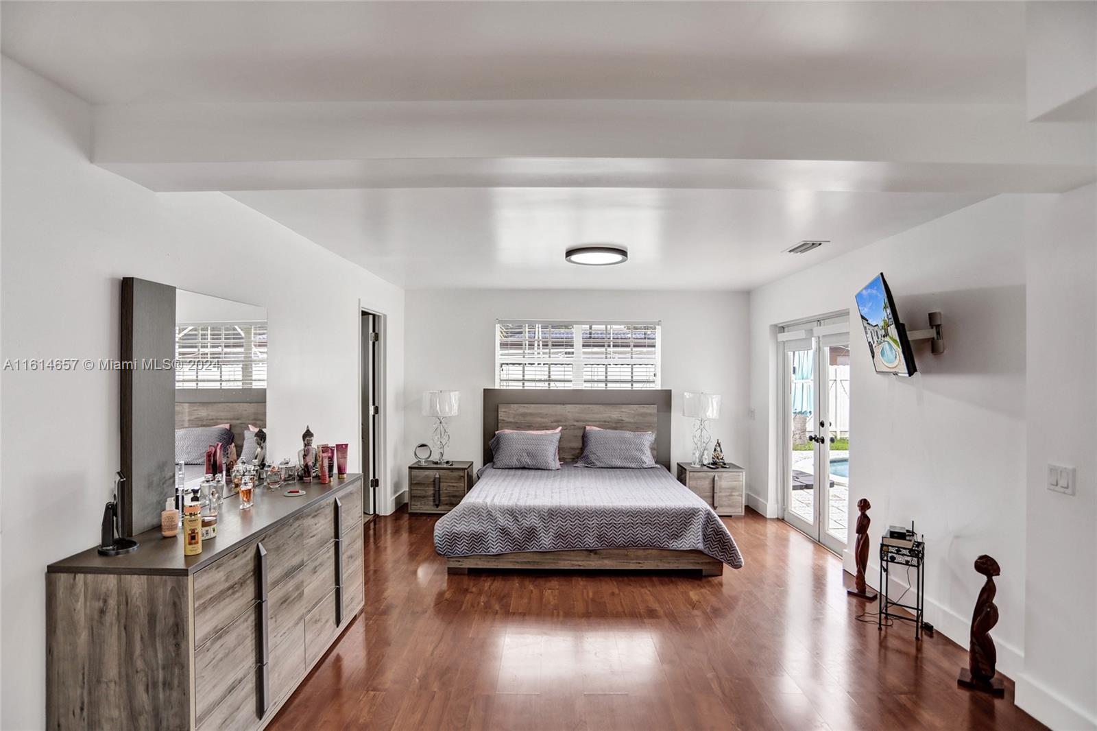 2761 Southwest 92nd Place Miami, FL 33165 - Photo 33 of 60