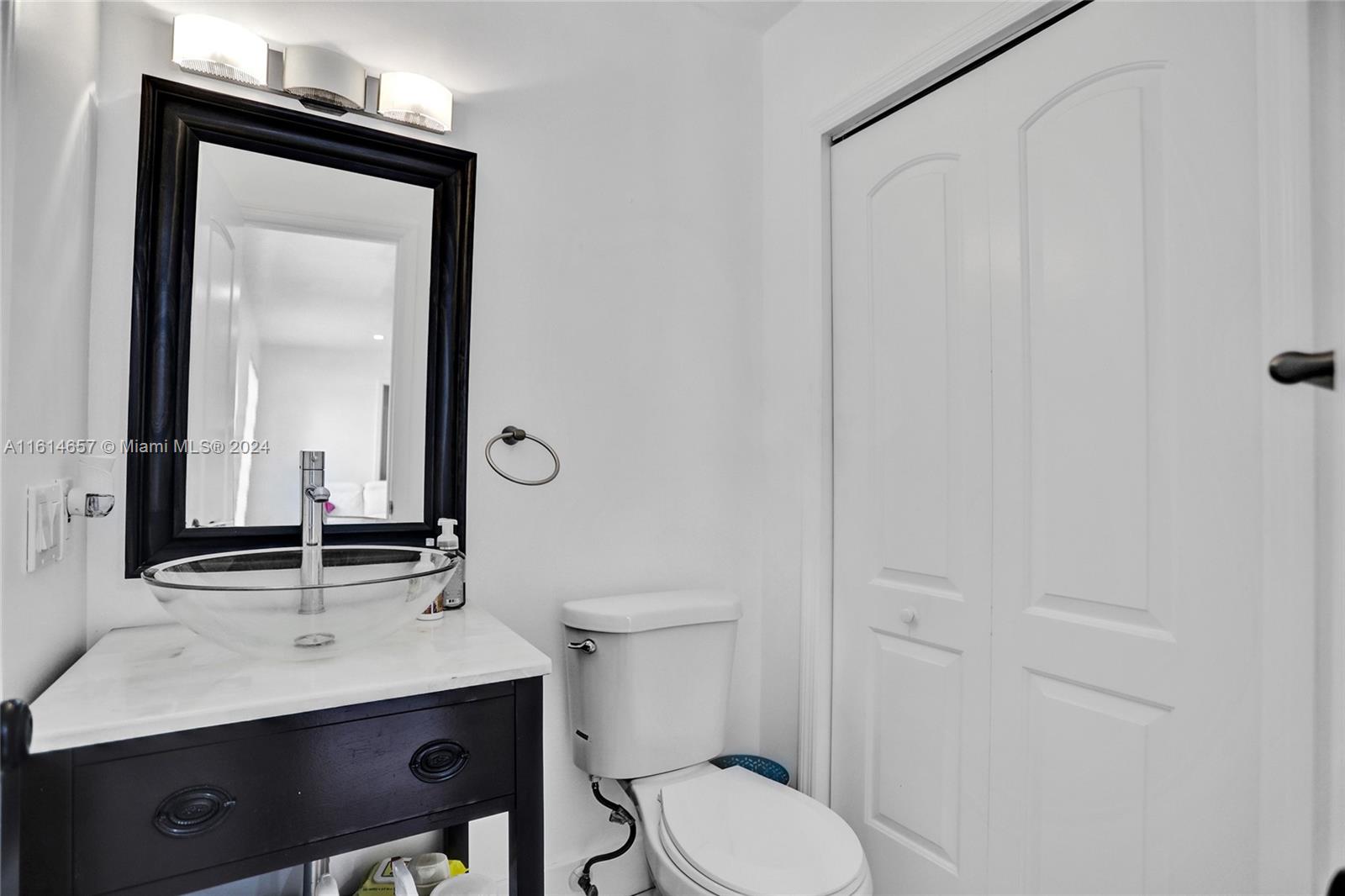 2761 Southwest 92nd Place Miami, FL 33165 - Photo 36 of 60