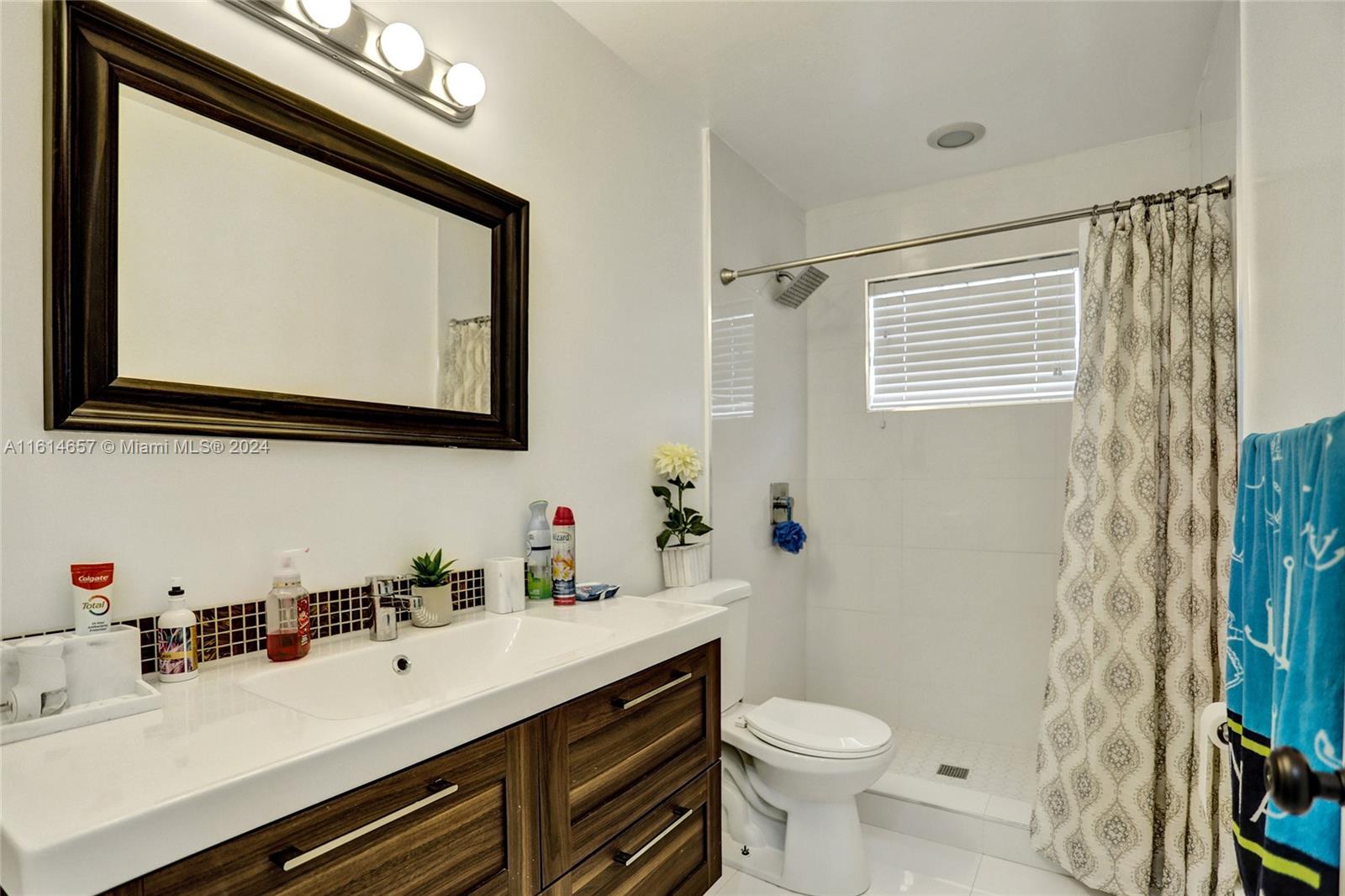 2761 Southwest 92nd Place Miami, FL 33165 - Photo 40 of 60