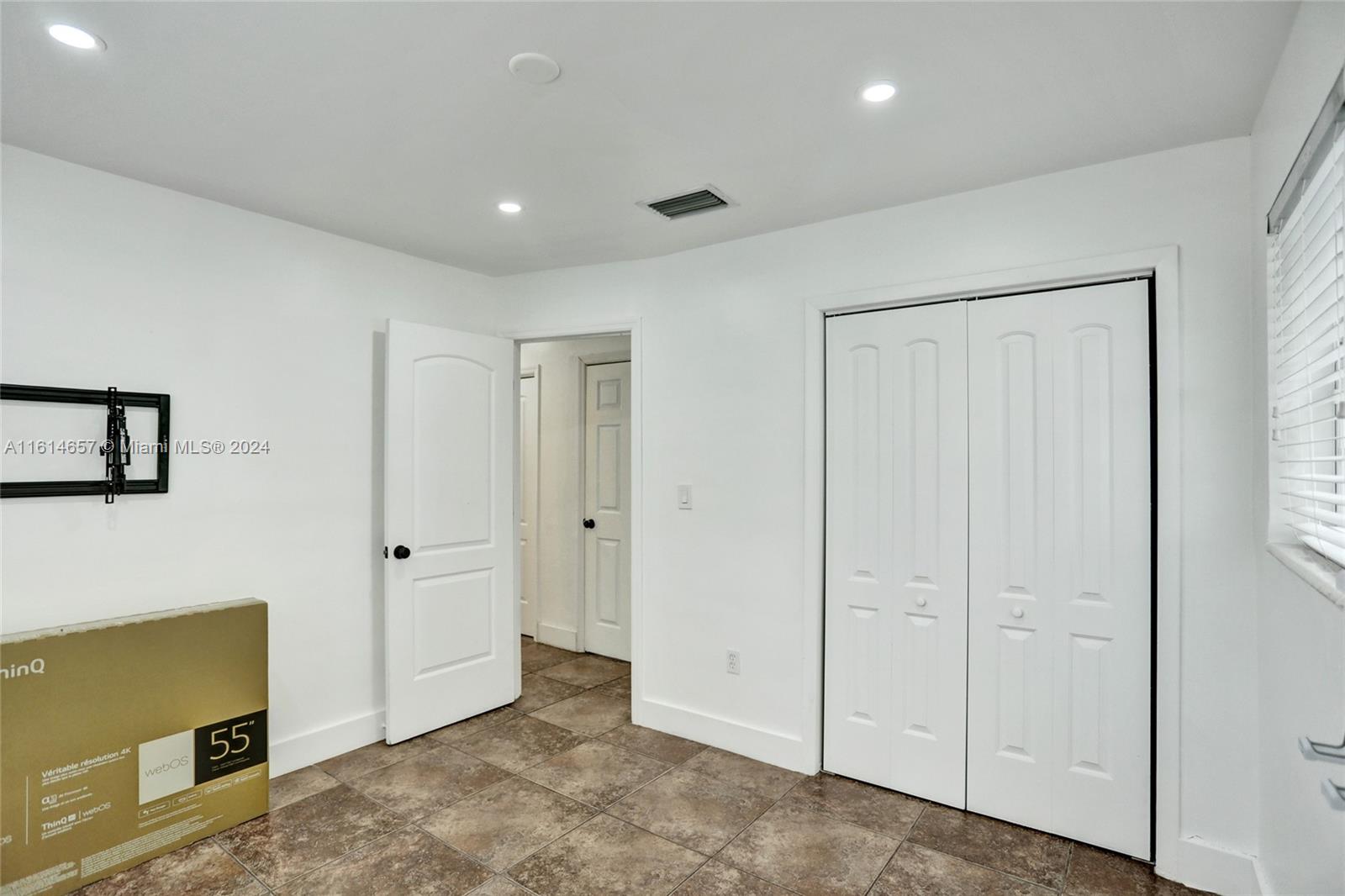 2761 Southwest 92nd Place Miami, FL 33165 - Photo 42 of 60