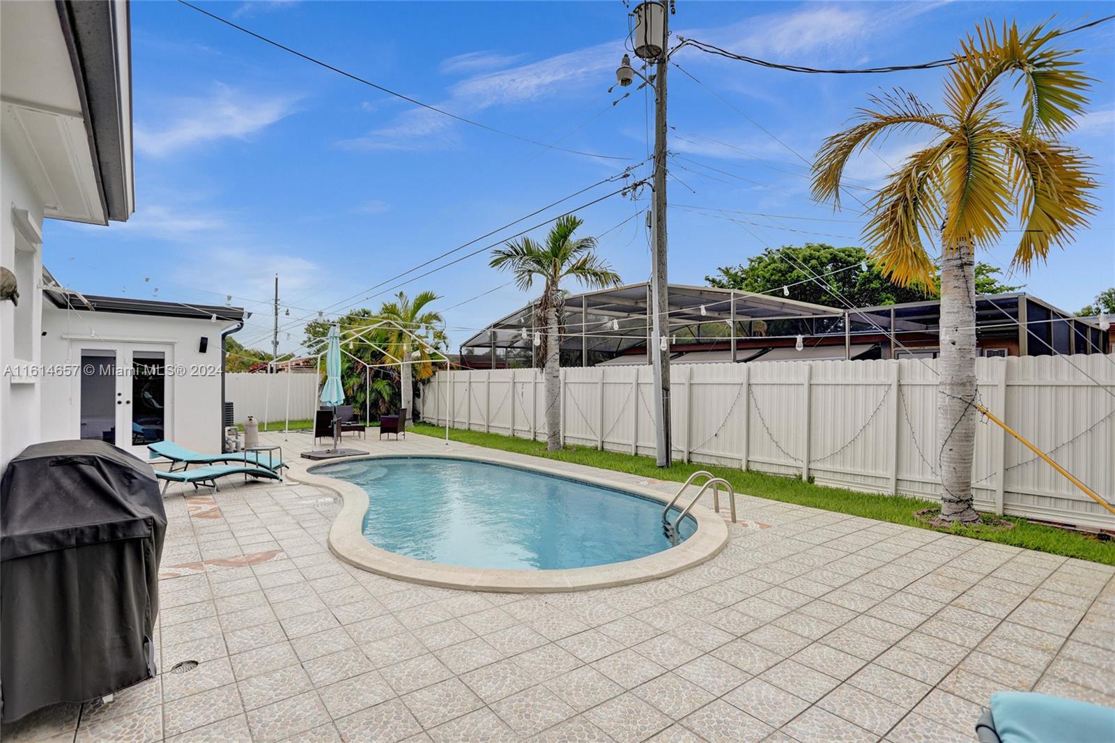 2761 Southwest 92nd Place Miami, FL 33165 - Photo 53 of 60