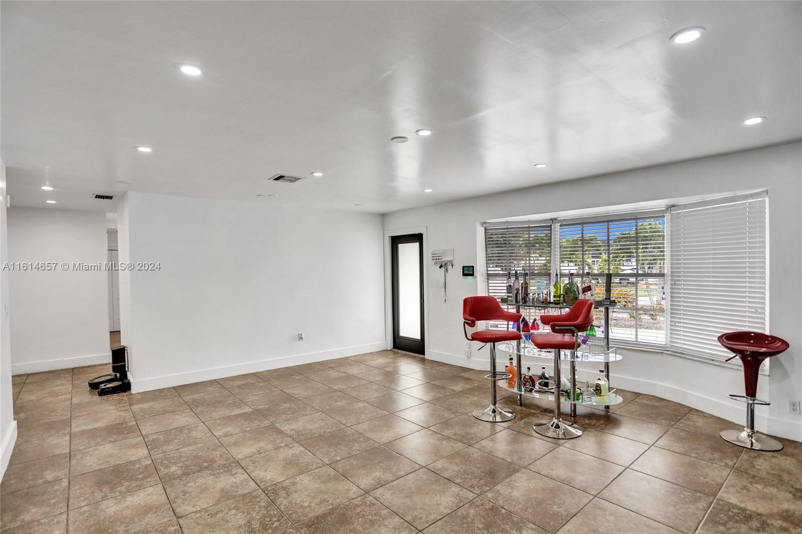 2761 Southwest 92nd Place Miami, FL 33165 - Photo 7 of 60