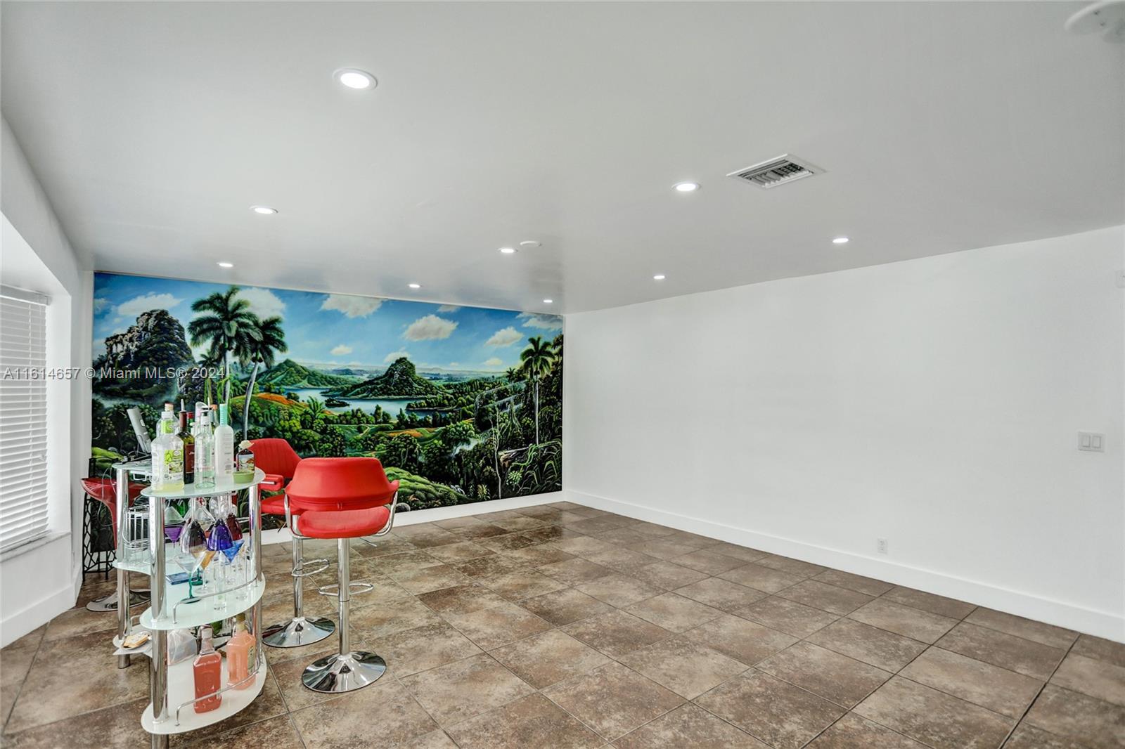 2761 Southwest 92nd Place Miami, FL 33165 - Photo 9 of 60