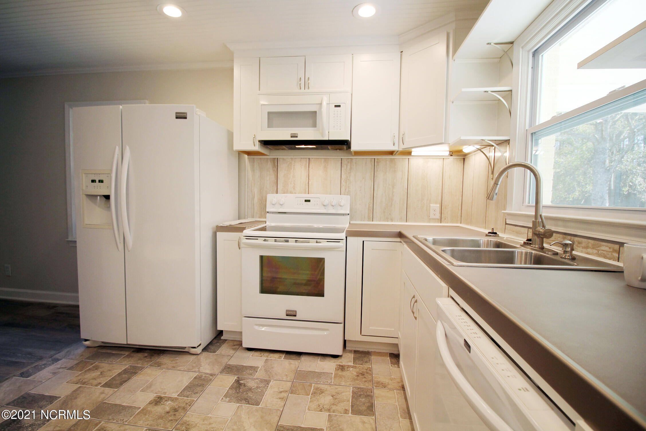 357 Pike Road Pantego, NC 27860 - Photo 5 of 24 KITCHEN