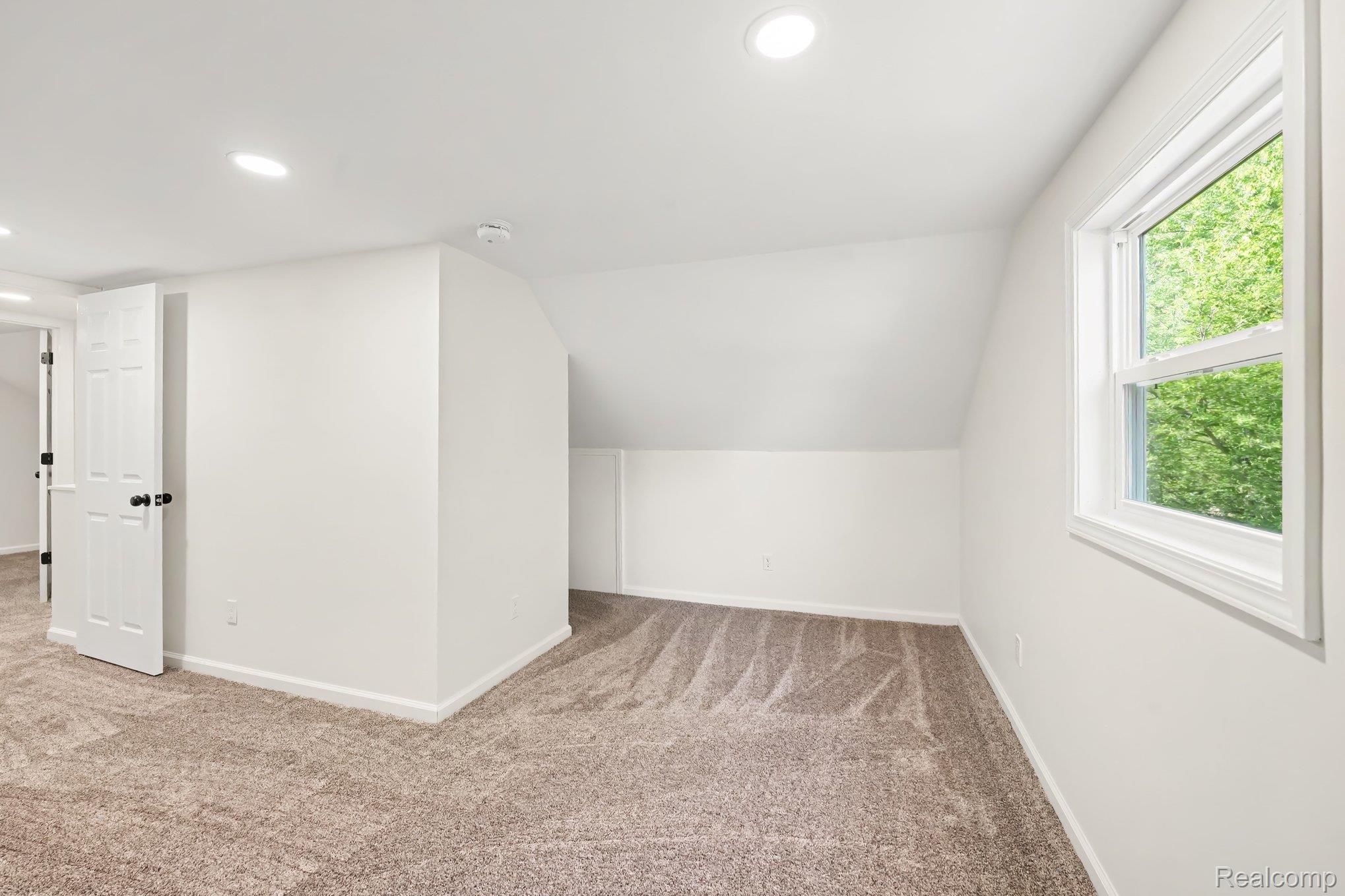 2280 Bowers Road Lapeer, MI 48446 - Photo 21 of 29 021_file_3721.jpg
