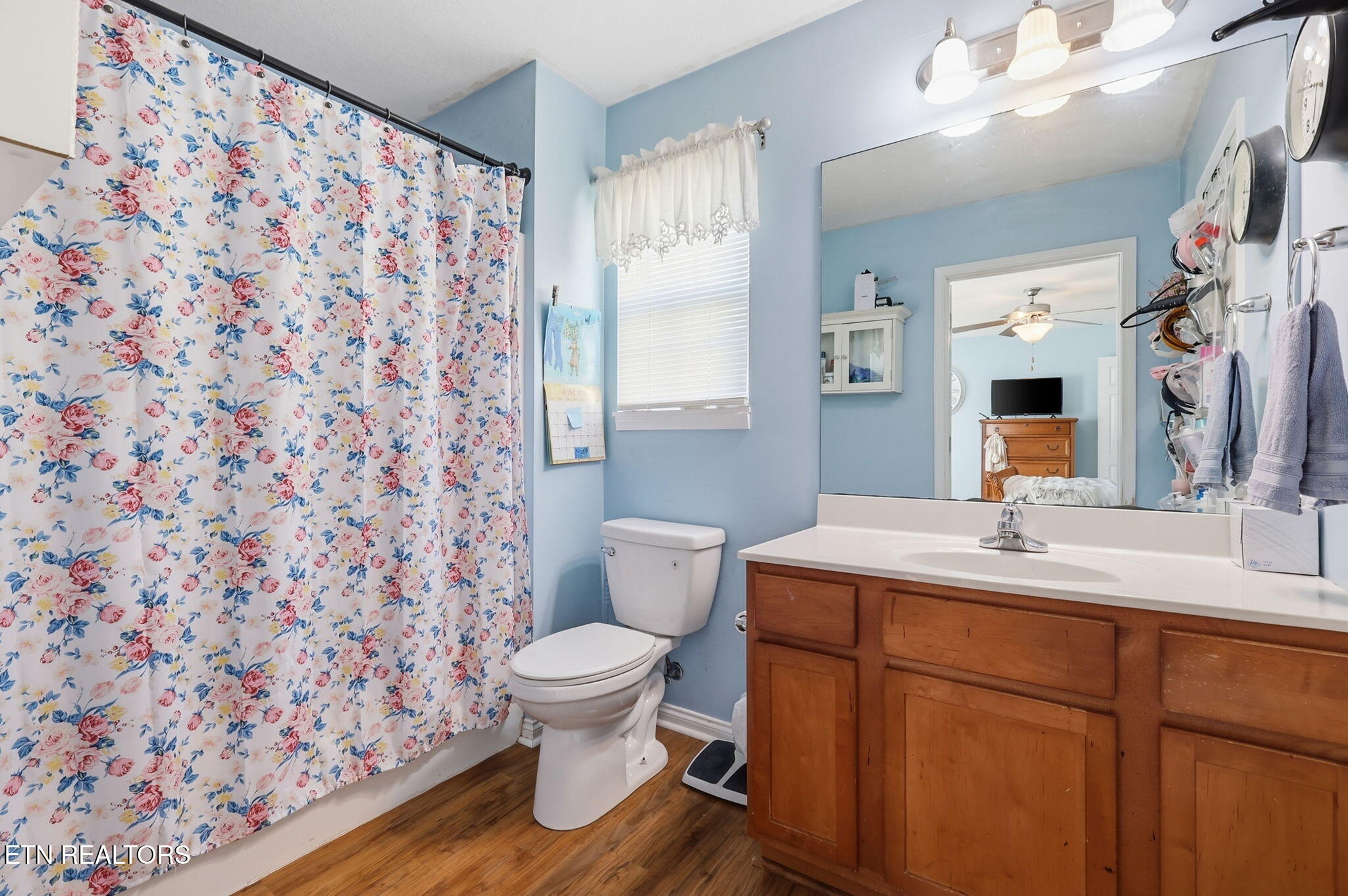 815 Spring Park Road Knoxville, TN 37914 - Photo 16 of 27 Master Bath