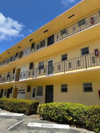 $1,500 | 2820 Northeast 201st Terrace, Unit F215, Aventura, FL 33180