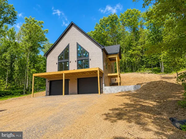 $515,000 | 41 Spice Bush (garage) Court, Hedgesville, WV 25427