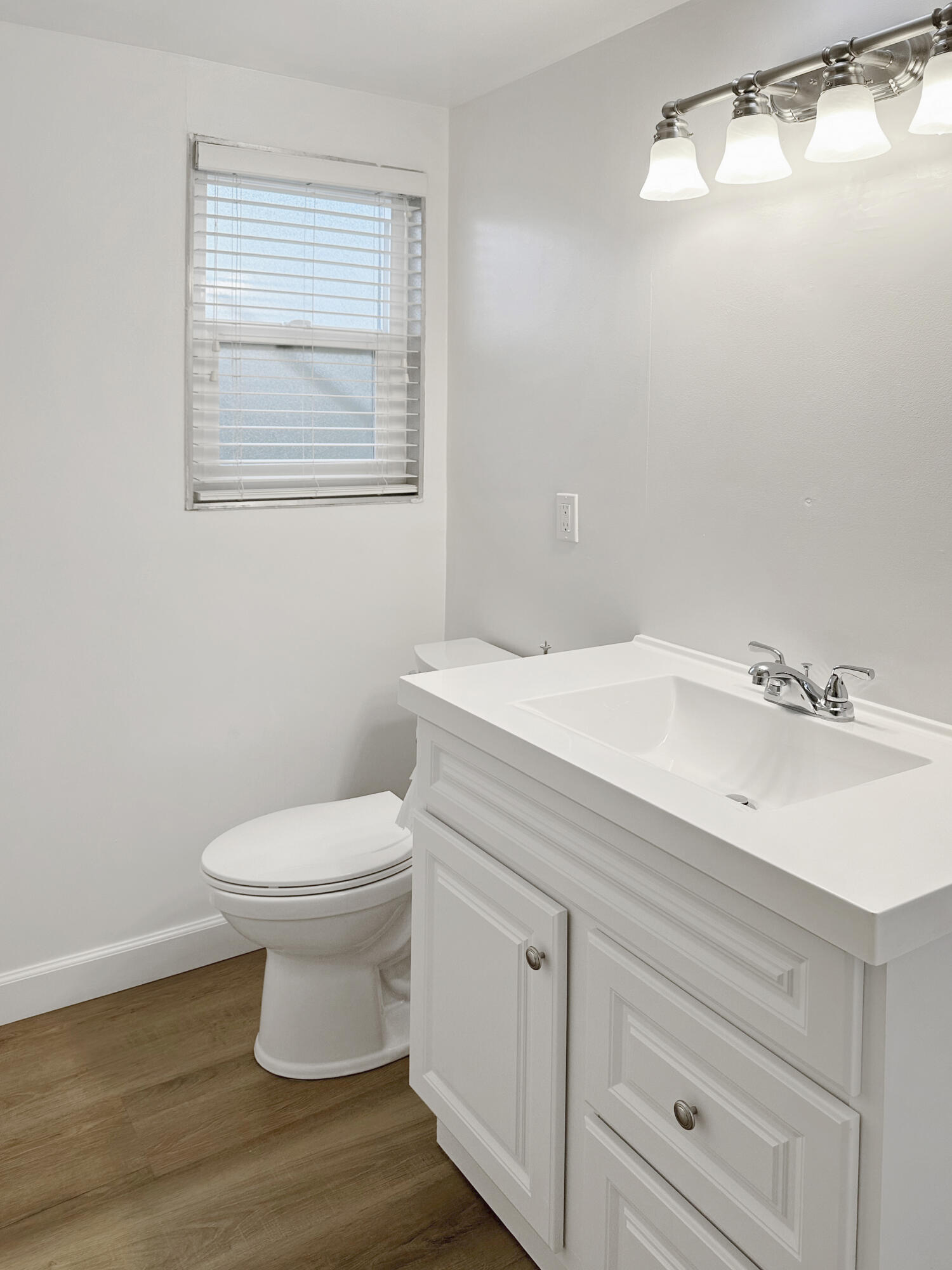 5740 Encina Road, Unit 3 Goleta, CA 93117 - Photo 14 of 23 a bathroom with a sink and a toilet