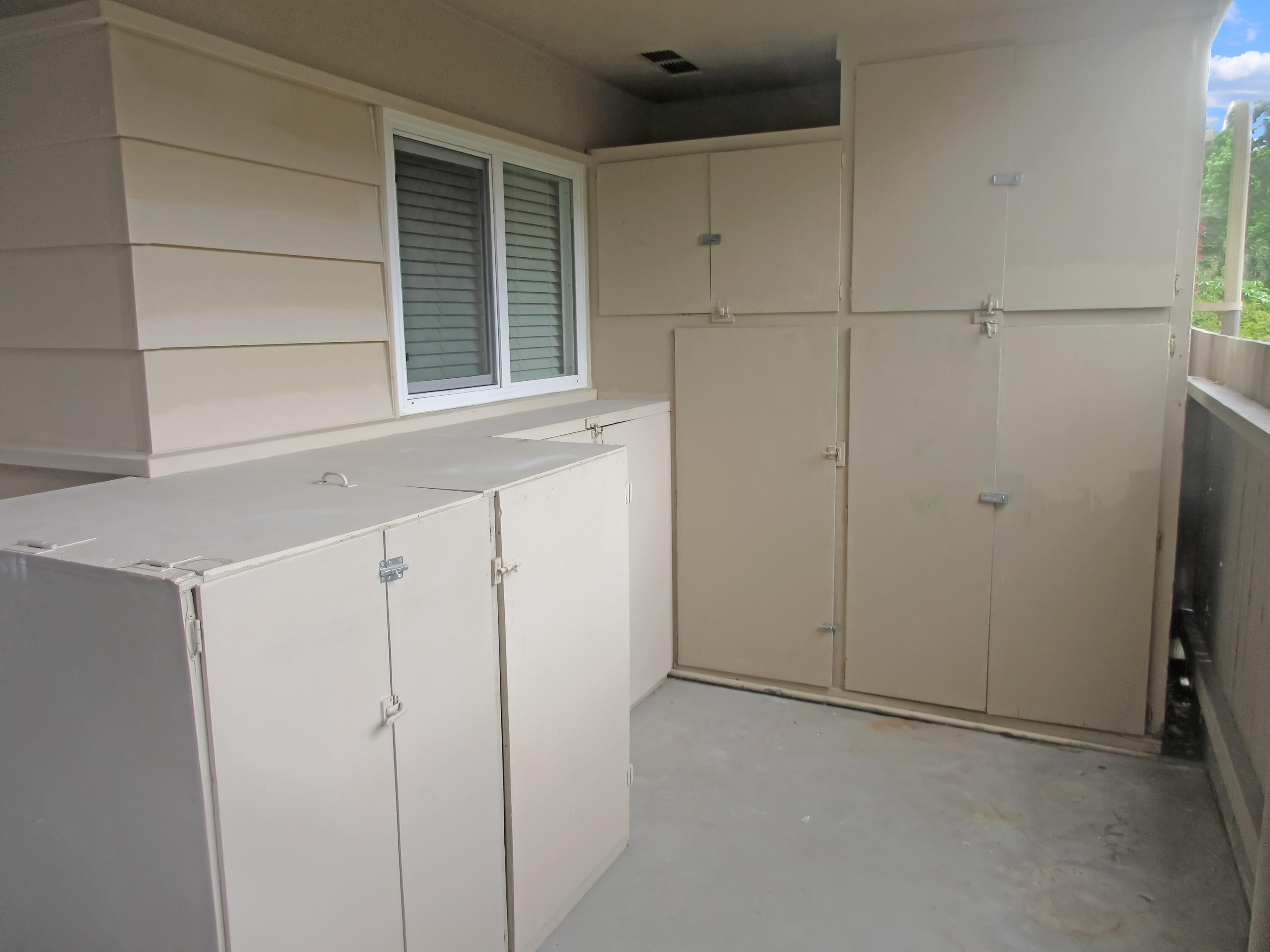 5740 Encina Road, Unit 3 Goleta, CA 93117 - Photo 3 of 23 a view of an empty room