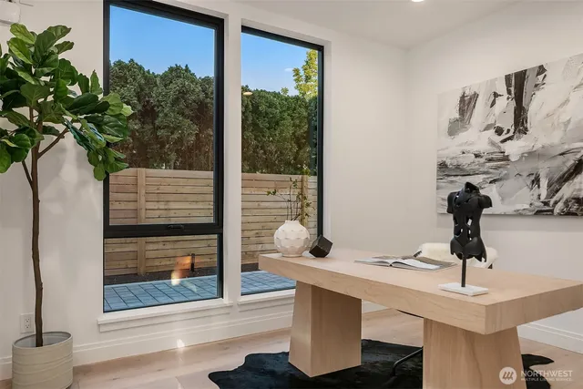 $7,750,000 | 7626 Northeast 10th Street, Medina, WA 98039