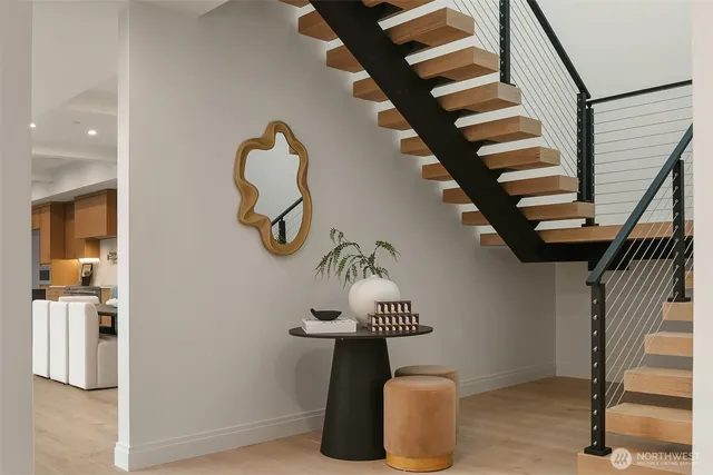 $7,750,000 | 7626 Northeast 10th Street, Medina, WA 98039