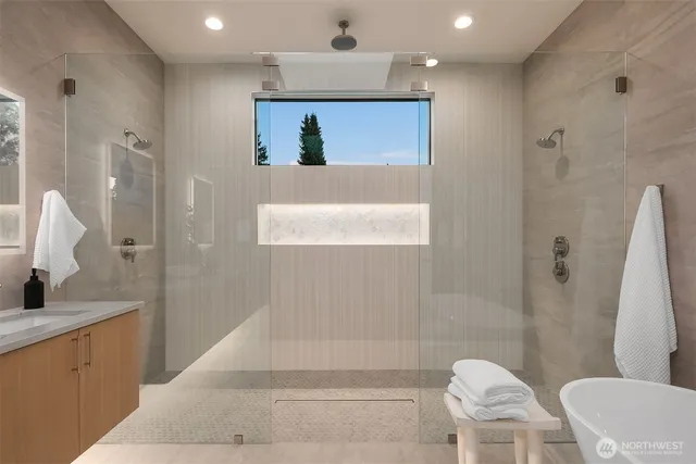 $7,750,000 | 7626 Northeast 10th Street, Medina, WA 98039