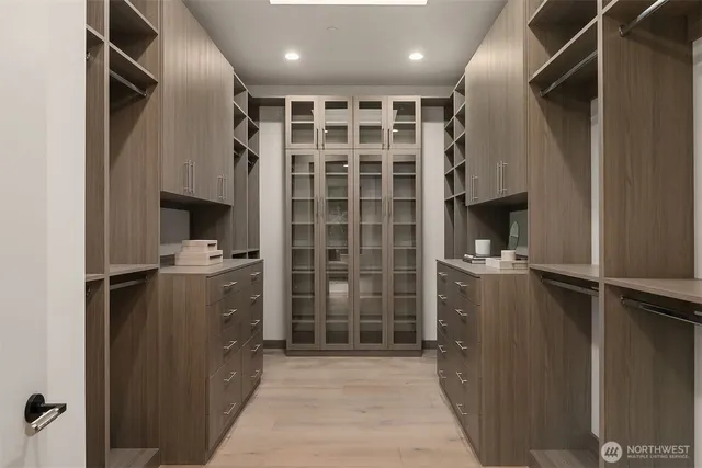 $7,750,000 | 7626 Northeast 10th Street, Medina, WA 98039