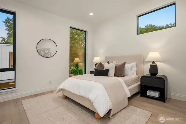 $7,750,000 | 7626 Northeast 10th Street, Medina, WA 98039