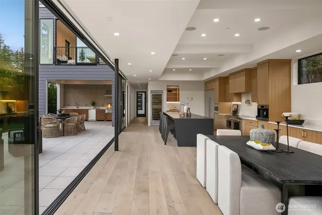 $7,750,000 | 7626 Northeast 10th Street, Medina, WA 98039