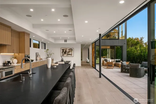 $7,750,000 | 7626 Northeast 10th Street, Medina, WA 98039