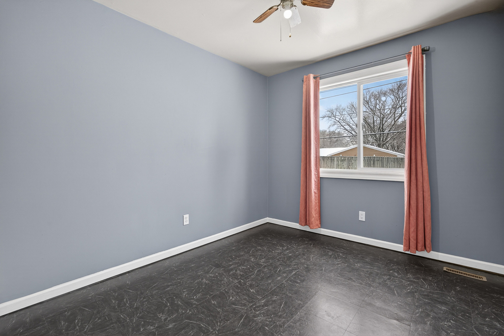 73 Ingleshire Road Montgomery, IL 60538 - Photo 15 of 22 an empty room with a window