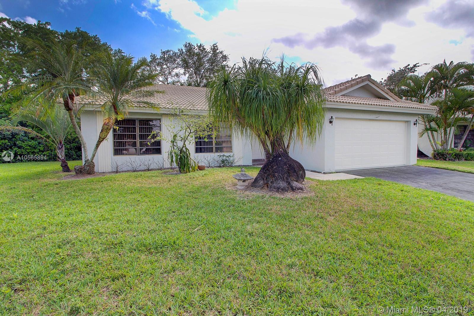 7956 Cloverfield Circle Boca Raton, FL 33433 - Photo 3 of 20