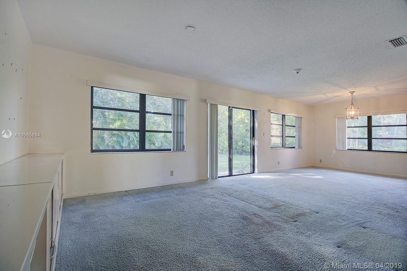 7956 Cloverfield Circle Boca Raton, FL 33433 - Photo 8 of 20