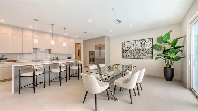 $1,695,000 | 2590 Floyd Street, Sarasota, FL 34239