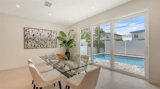 $1,695,000 | 2590 Floyd Street, Sarasota, FL 34239