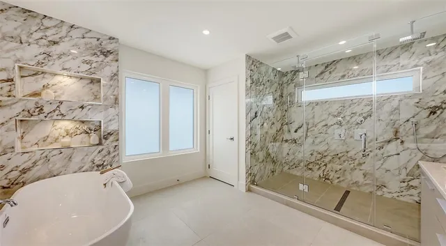 $1,695,000 | 2590 Floyd Street, Sarasota, FL 34239