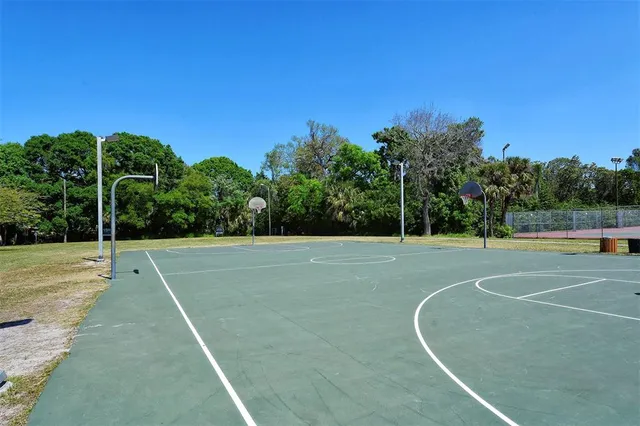 $1,695,000 | 2590 Floyd Street, Sarasota, FL 34239