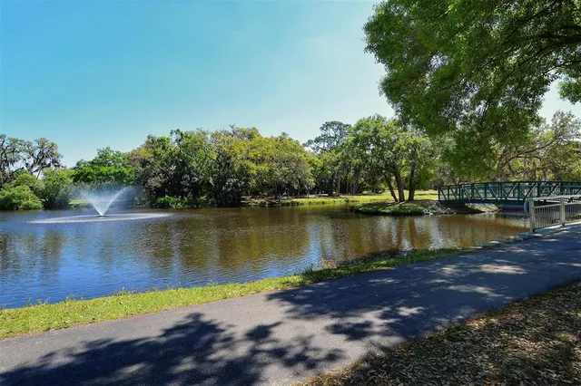 $1,695,000 | 2590 Floyd Street, Sarasota, FL 34239