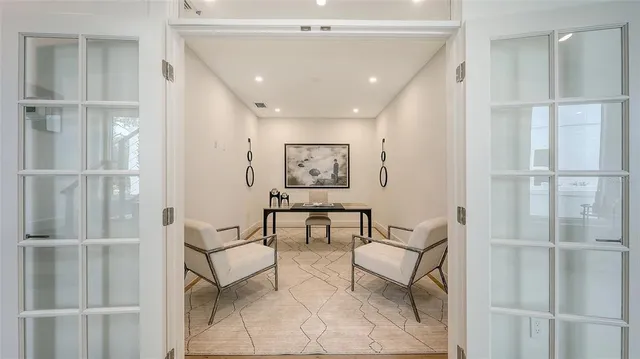 $1,695,000 | 2590 Floyd Street, Sarasota, FL 34239