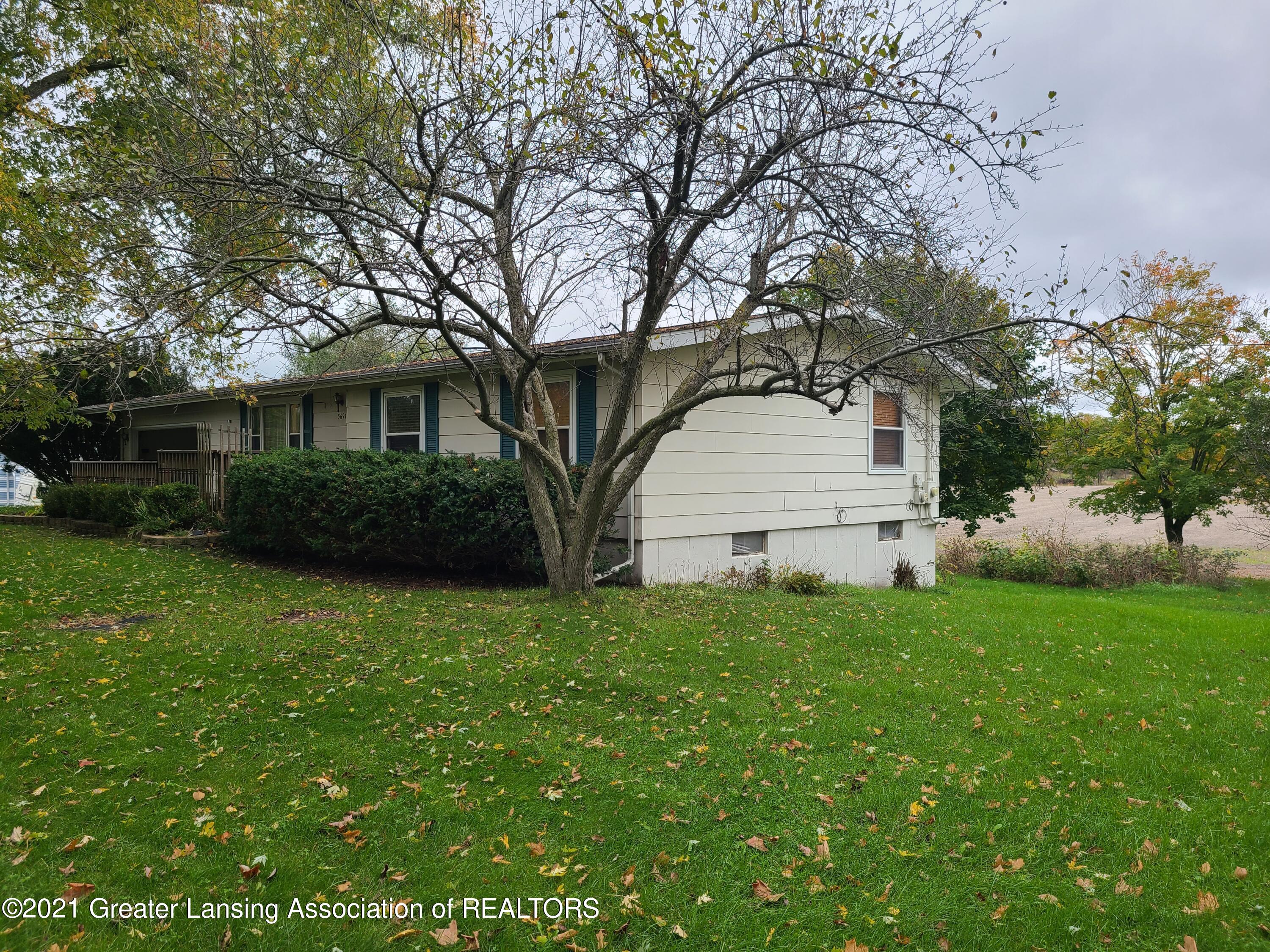 5697 Houston Road Eaton Rapids, MI 48827 - Photo 2 of 17 20211027_133142