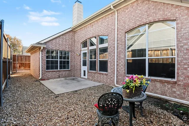 $300,000 | 1917 Cavender Circle, Denton, TX 76205