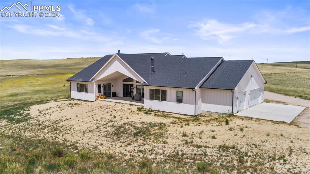 24365 Murphy Road Calhan, CO 80808 - Photo 6 of 50 a house with the view of the ocean