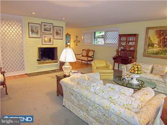 204 Frederick Road Havertown, PA 19083 - Photo 3 of 11 Living Room