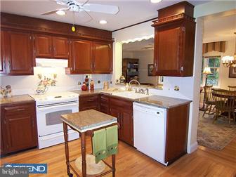 204 Frederick Road Havertown, PA 19083 - Photo 4 of 11 Kitchen