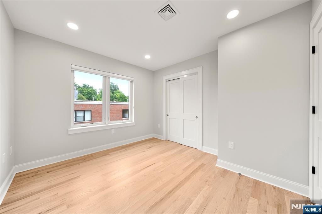 1000 Elm Avenue, Unit 2 Ridgefield, NJ 07657 - Photo 17 of 19 Gallery Image 17