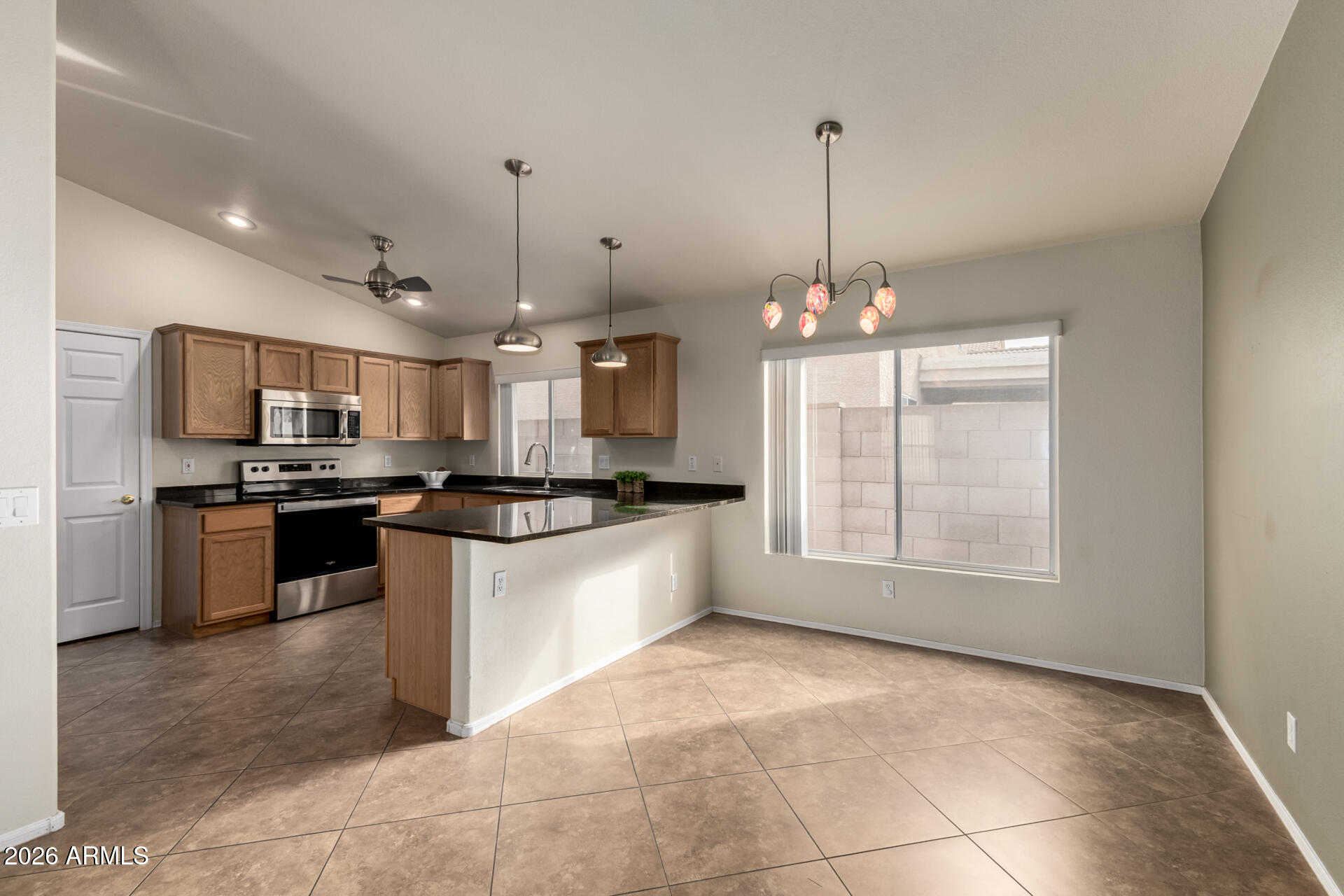 20418 North 30th Way Phoenix, AZ 85050 - Photo 6 of 28 16 30th