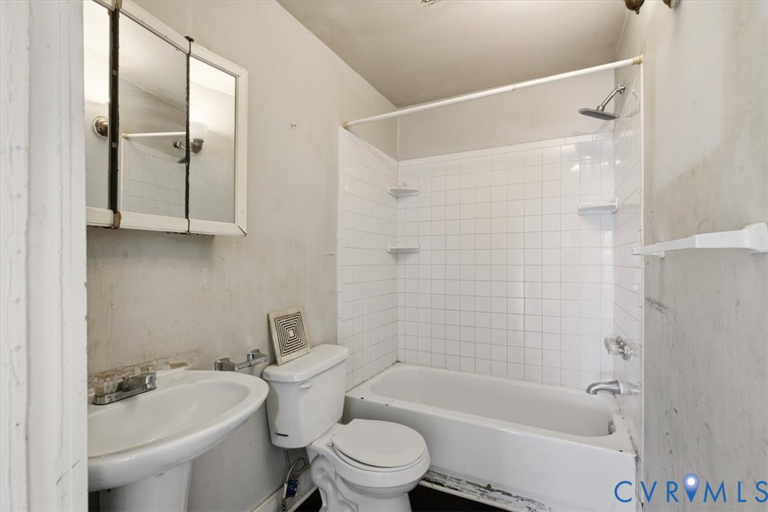 5207 Blue Ridge Avenue Richmond, VA 23231 - Photo 24 of 40