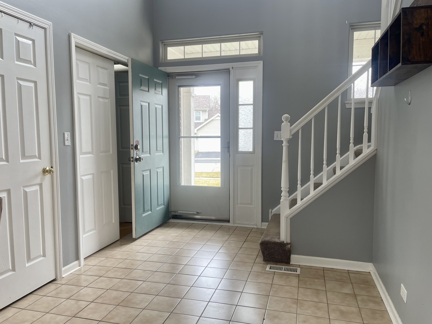367 Willow Road Lakemoor, IL 60051 - Photo 3 of 31 Gallery Image 3