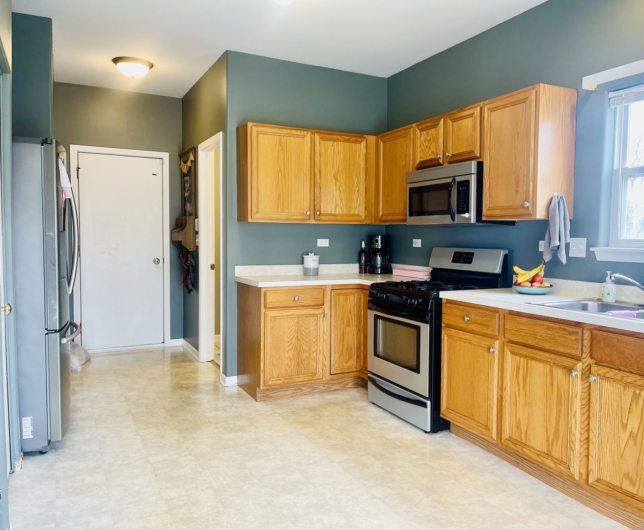 367 Willow Road Lakemoor, IL 60051 - Photo 10 of 31 Gallery Image 10